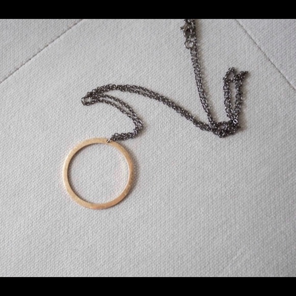 Kevia Jewelry - circle pendant - NWT/NIP - with jewelry bag - Picture 2 of 5